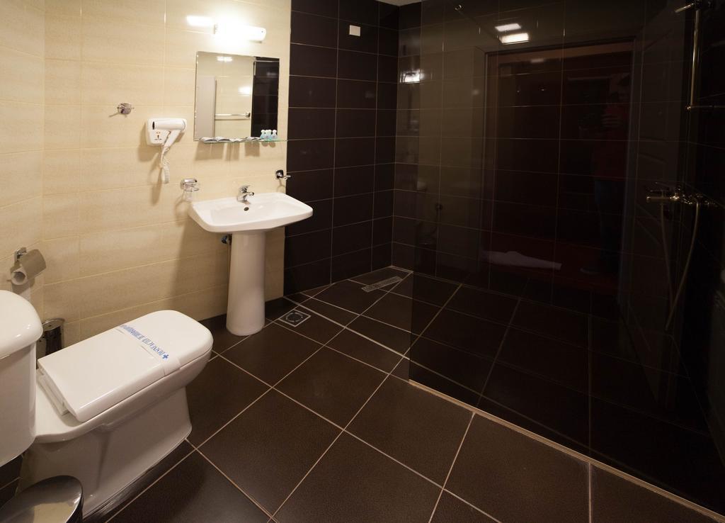 Hotel Lebed Ohrid Ngoại thất bức ảnh