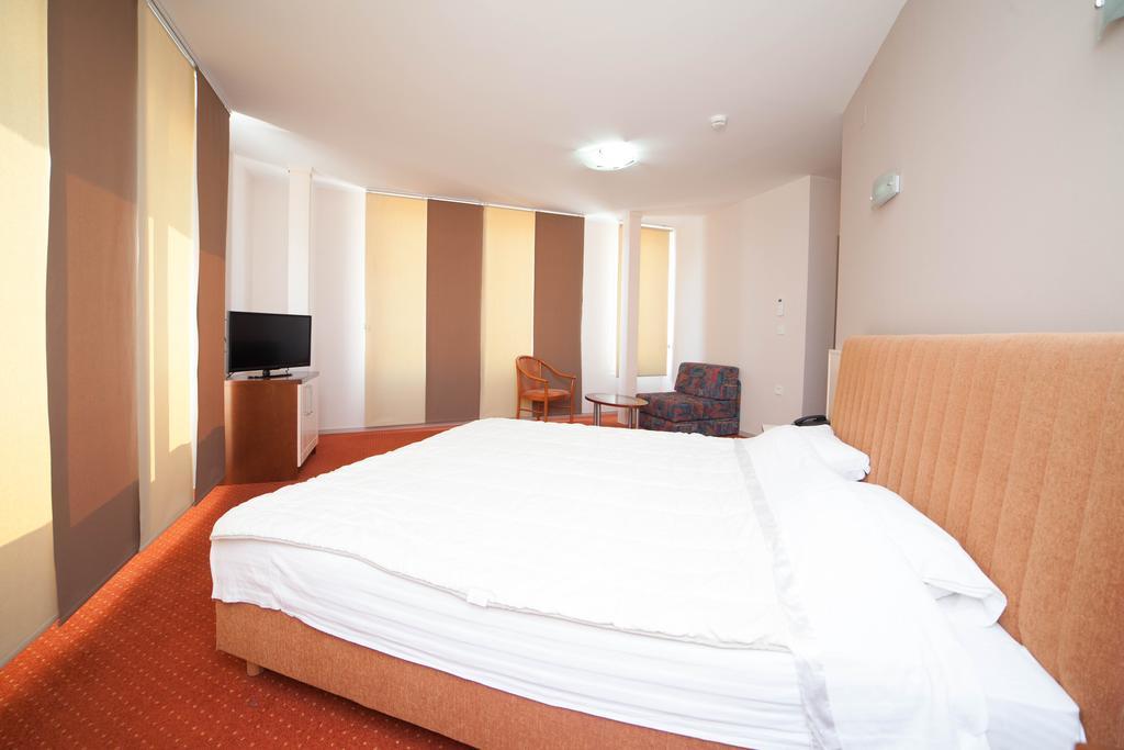 Hotel Lebed Ohrid Ngoại thất bức ảnh
