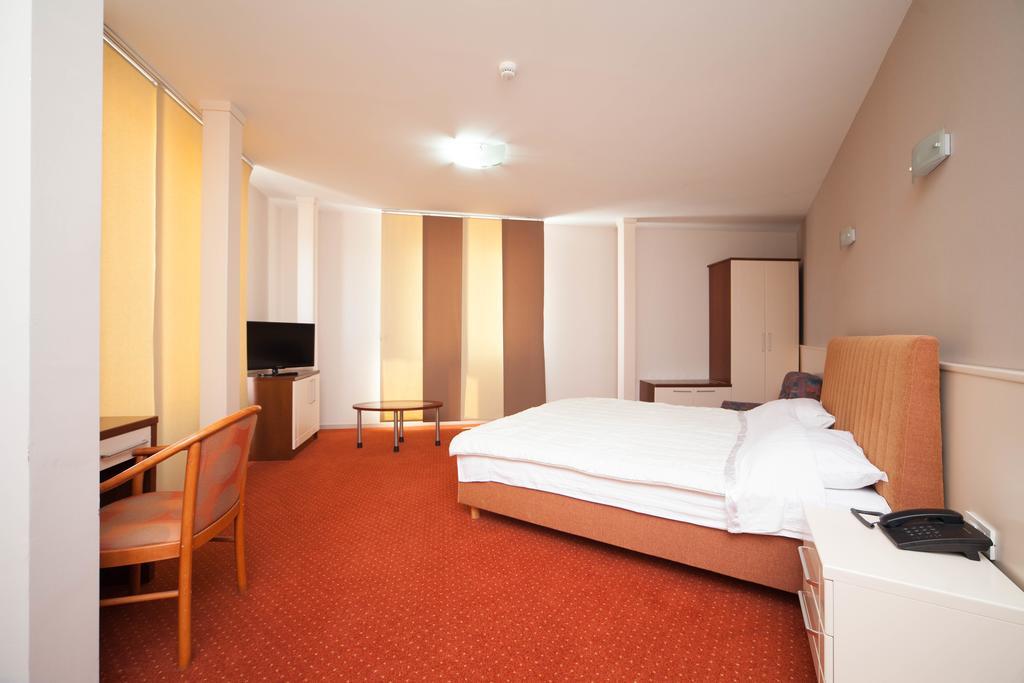 Hotel Lebed Ohrid Ngoại thất bức ảnh