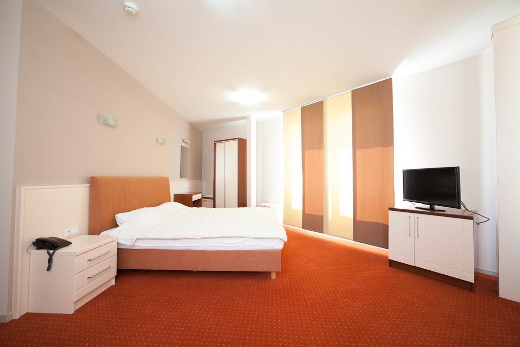 Hotel Lebed Ohrid Ngoại thất bức ảnh